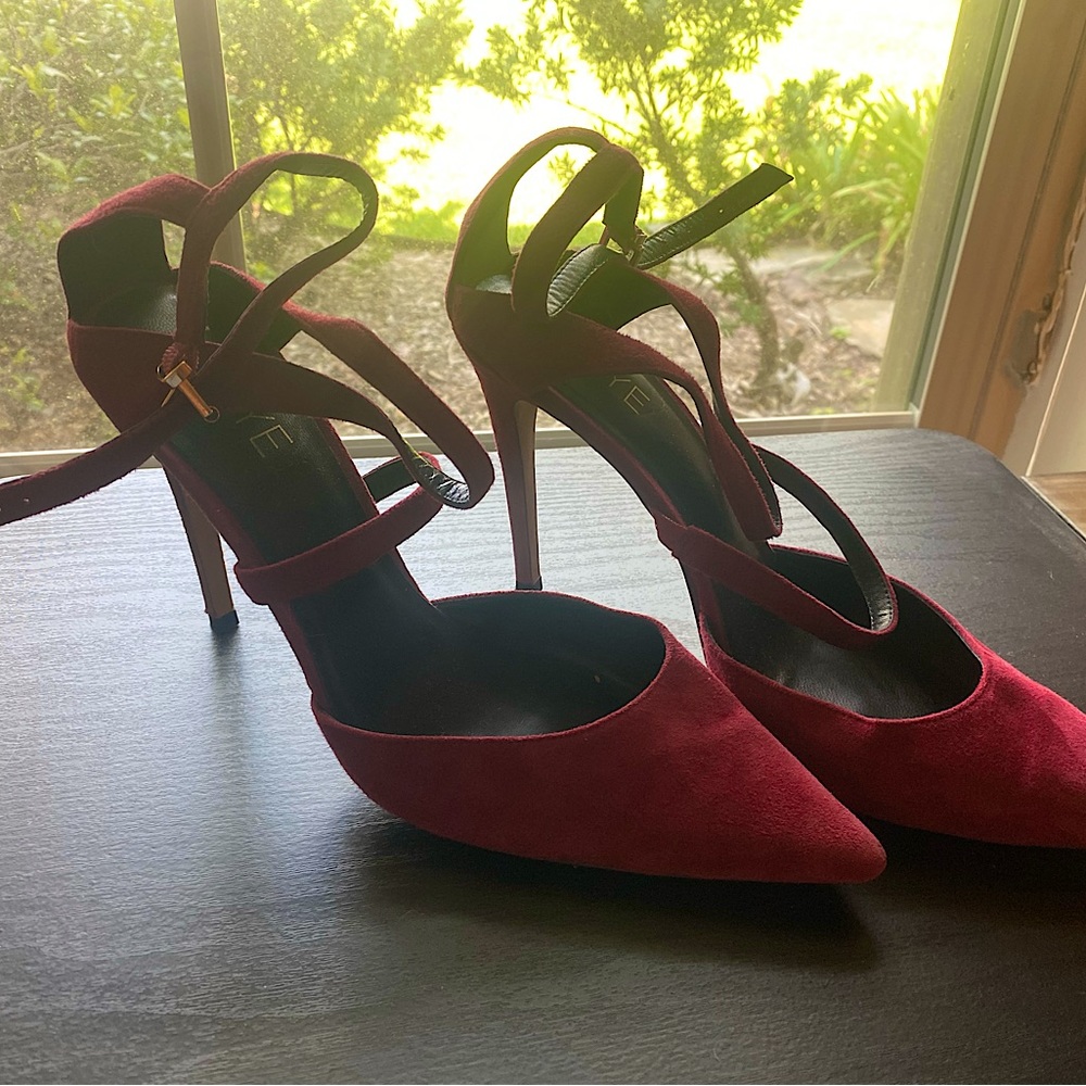 Merlot Pumps